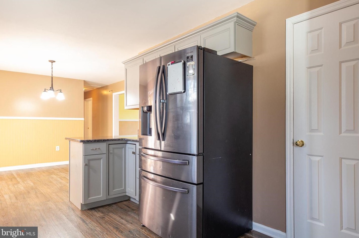 5 Queen Rd, Millville NJ  08332-7215 exterior