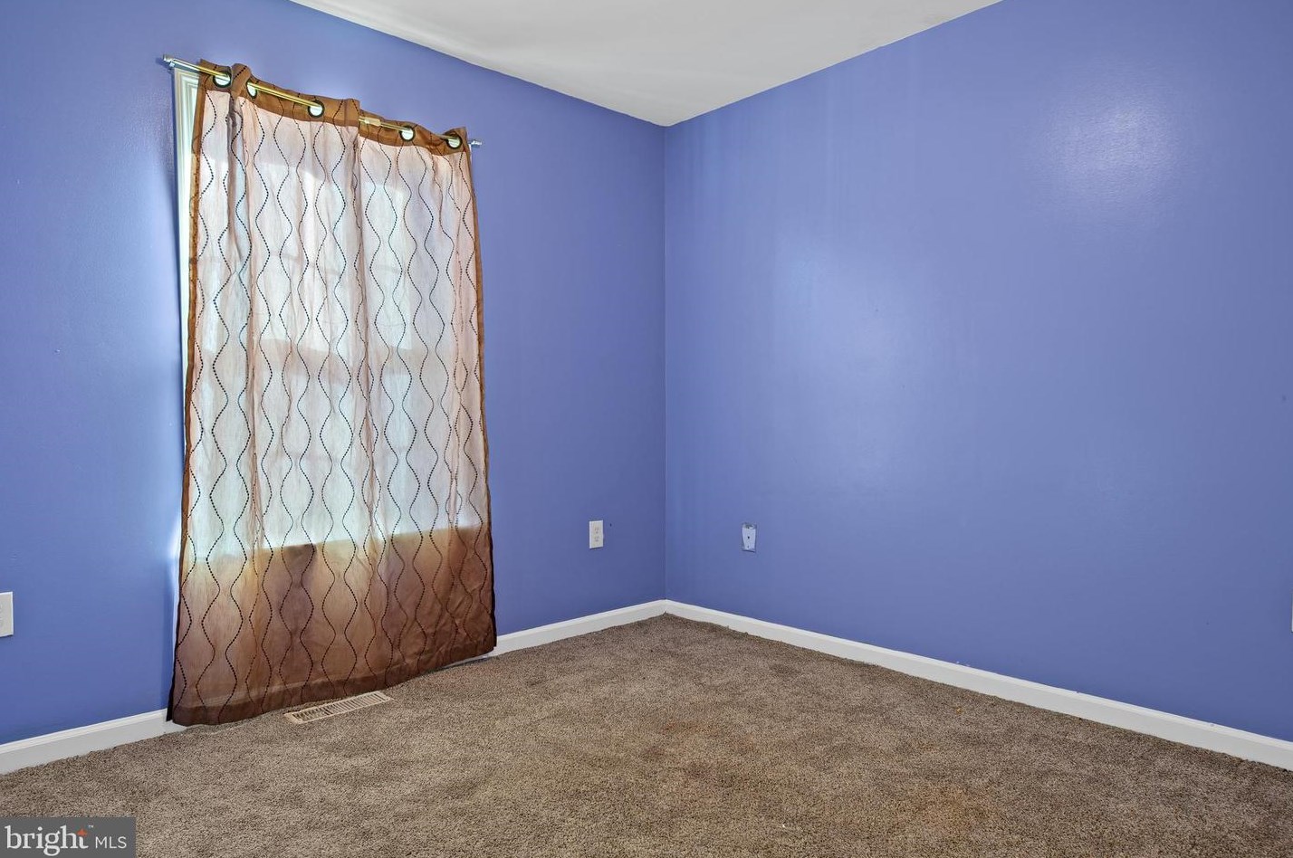 5 Queen Rd, Millville NJ  08332-7215 exterior
