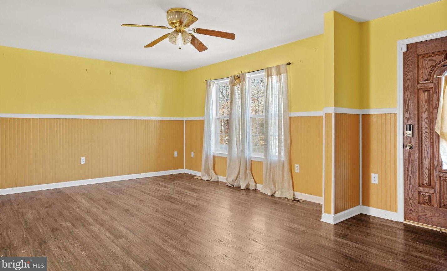 5 Queen Rd, Millville NJ  08332-7215 exterior