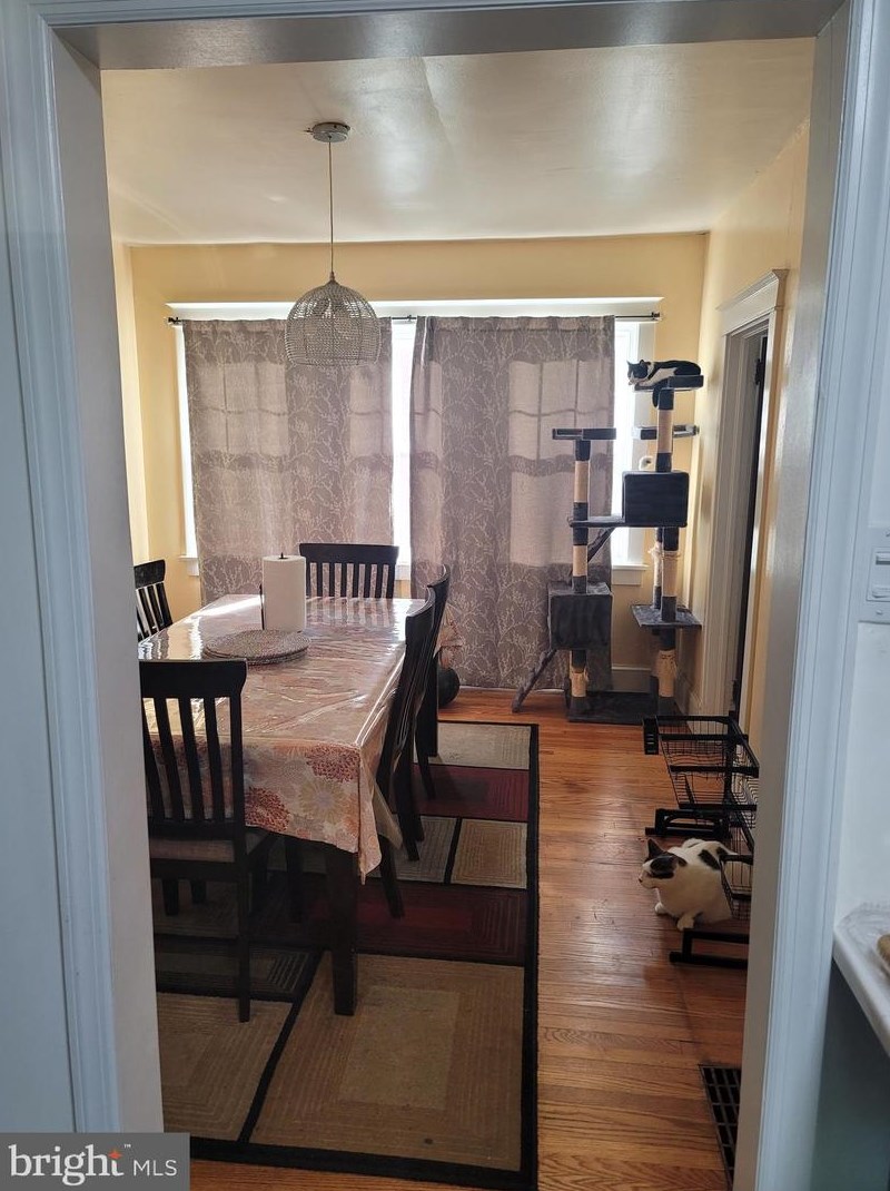 1047 New Pear St, Vineland, NJ 08360