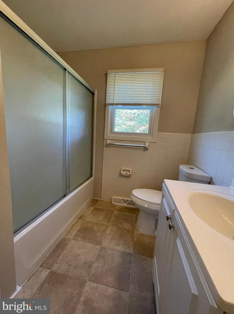 6 Rogers Dr, Stow Creek Twp NJ exterior