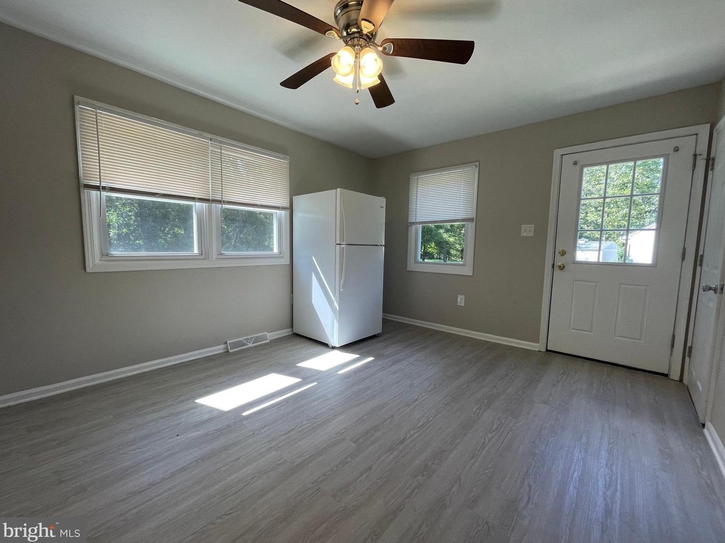 6 Rogers Dr, Stow Creek Twp NJ exterior