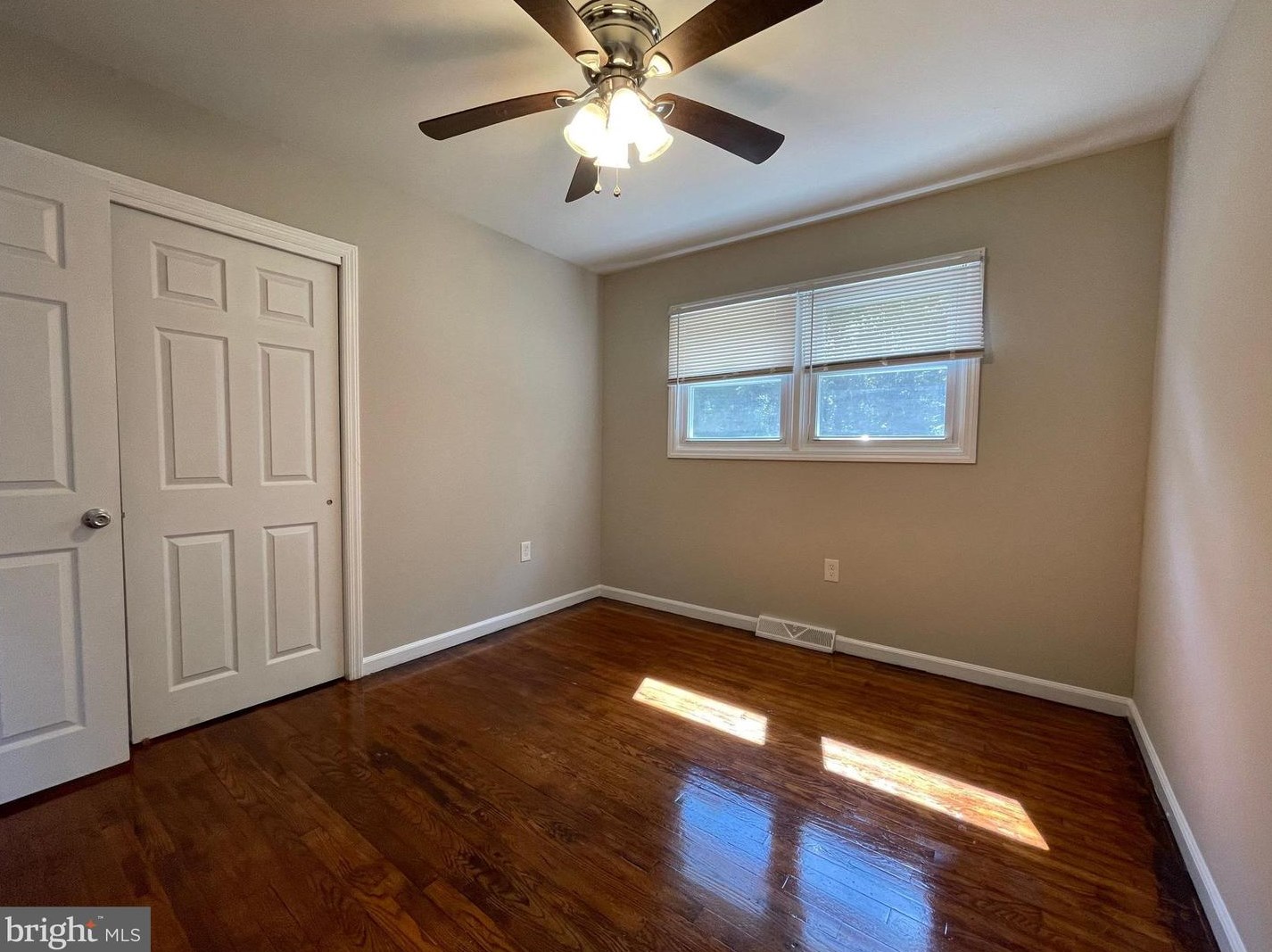 6 Rogers Dr, Stow Creek Twp NJ exterior