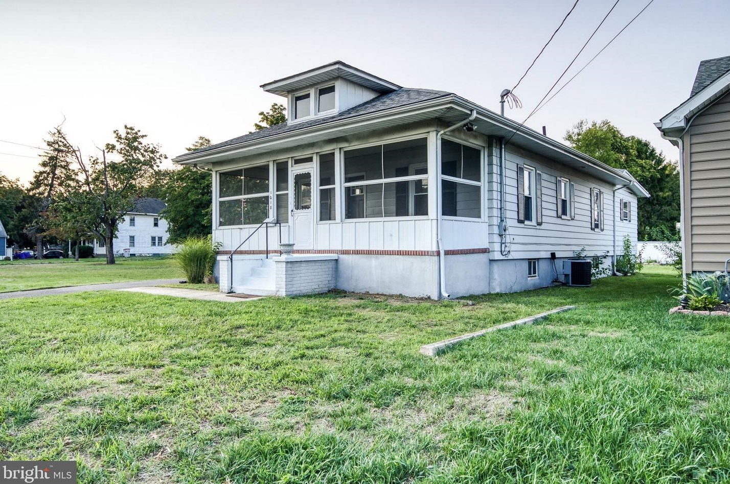1018 Chestnut Ave, Vineland, NJ 08360-5806