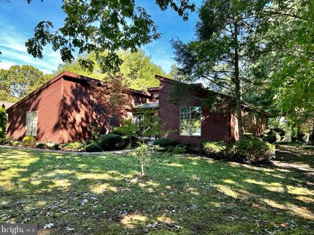 2412 Shamrock Ln, Millville, NJ 08332-6436