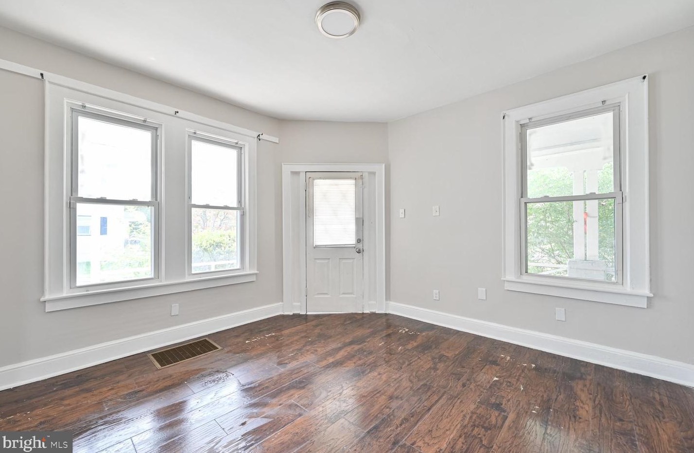 409 East Ave, Vineland NJ 08360-3815 exterior