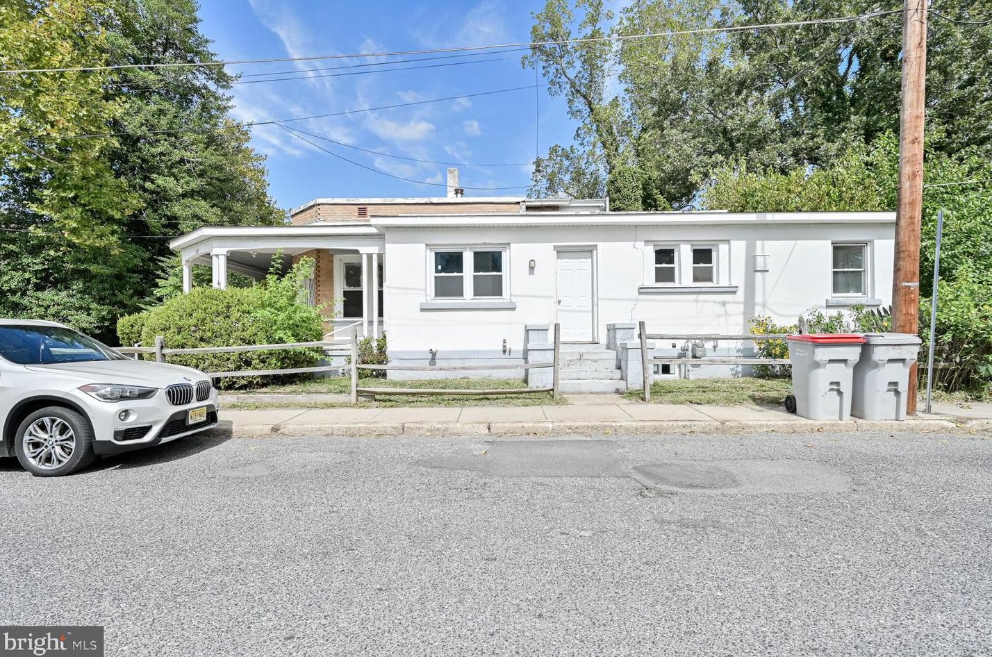 409 East Ave, Vineland, NJ 08360-3815
