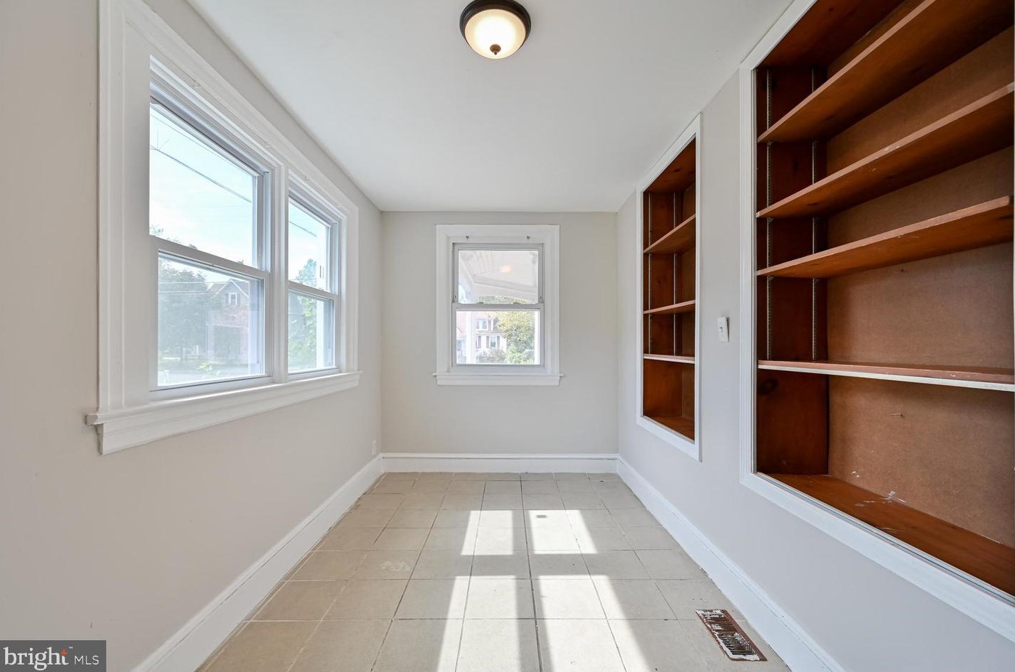 409 East Ave, Vineland NJ 08360-3815 exterior