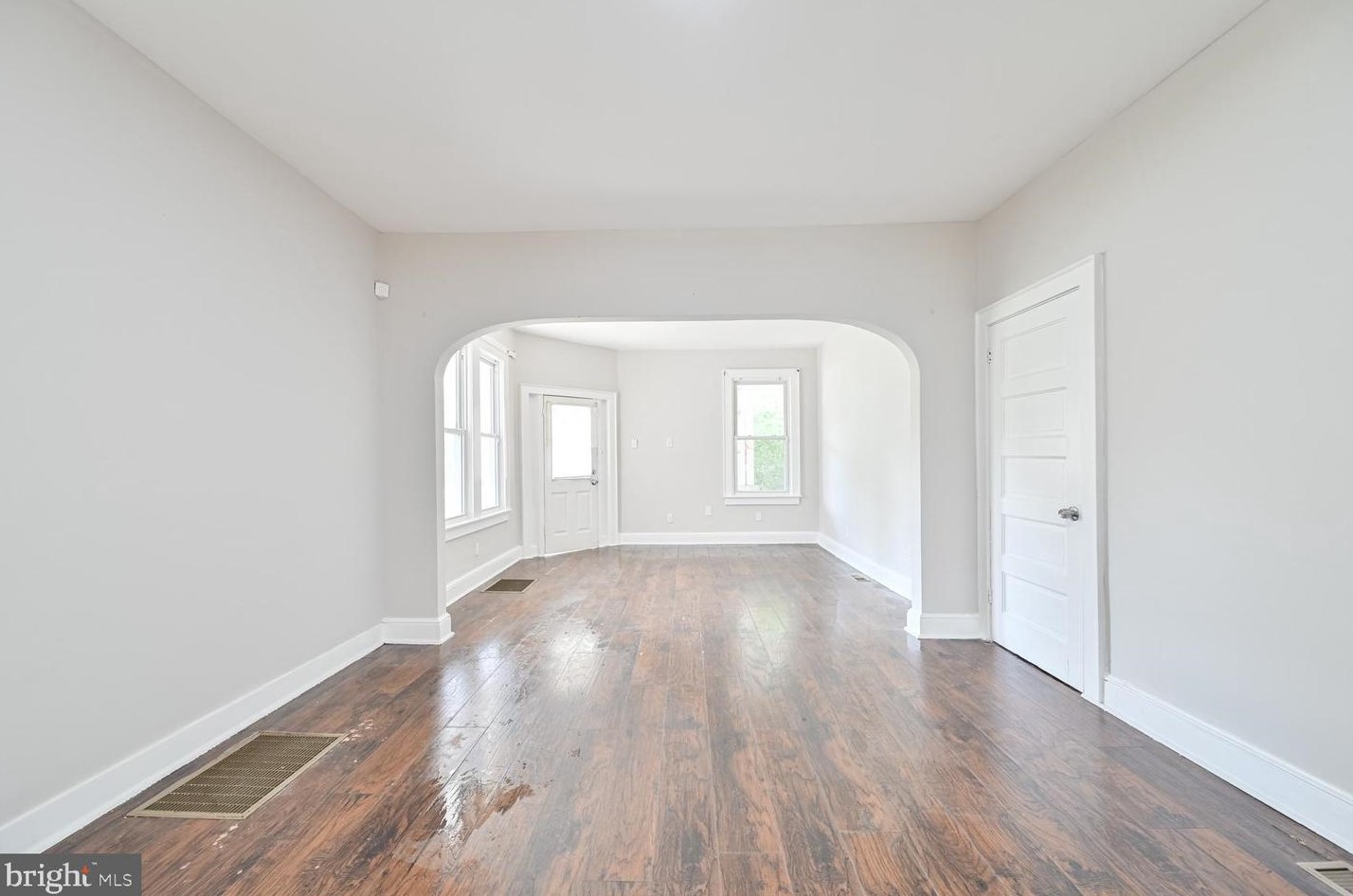 409 East Ave, Vineland NJ 08360-3815 exterior