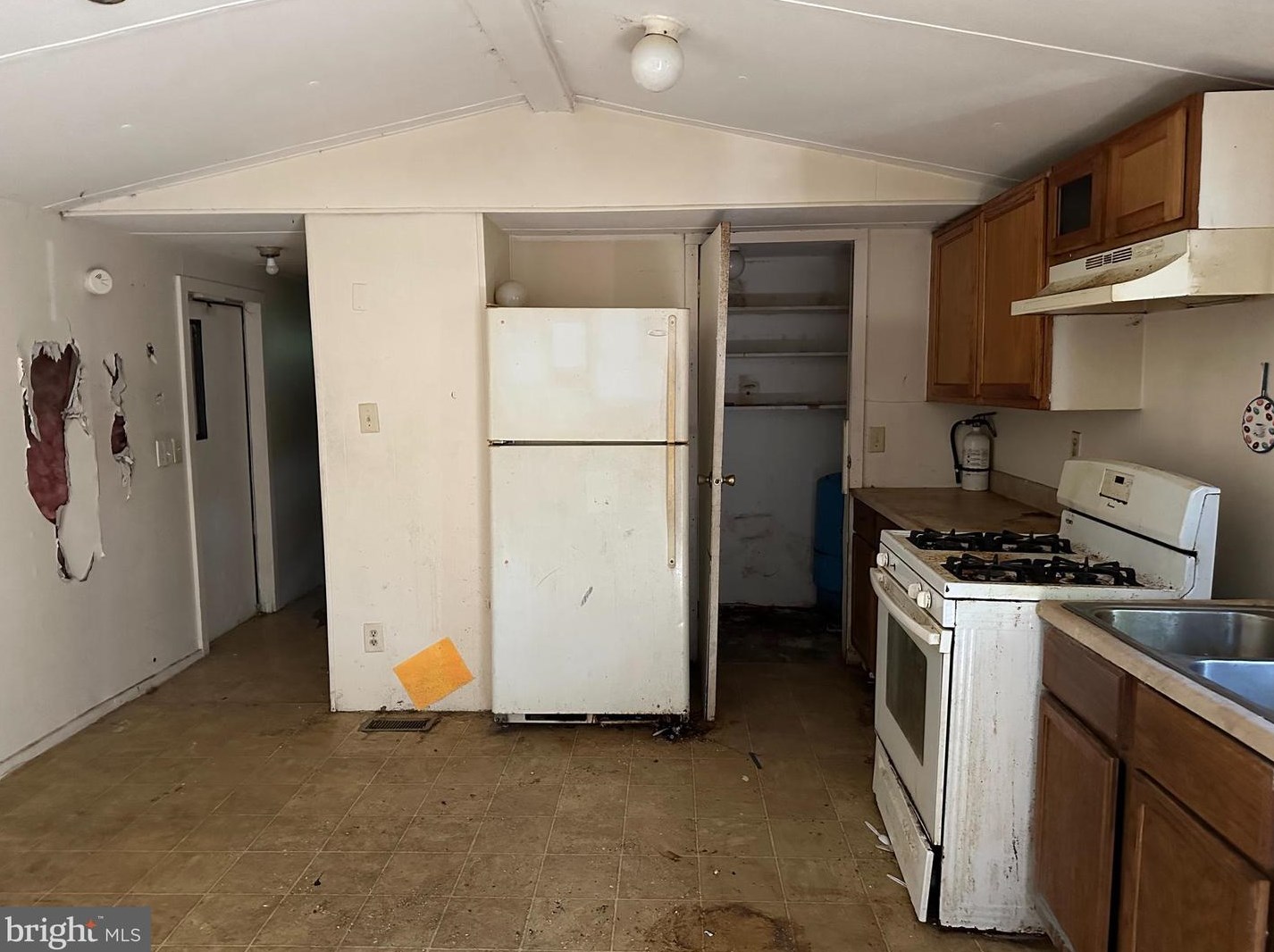 7500 Whittier Dr, Millville, NJ 08332