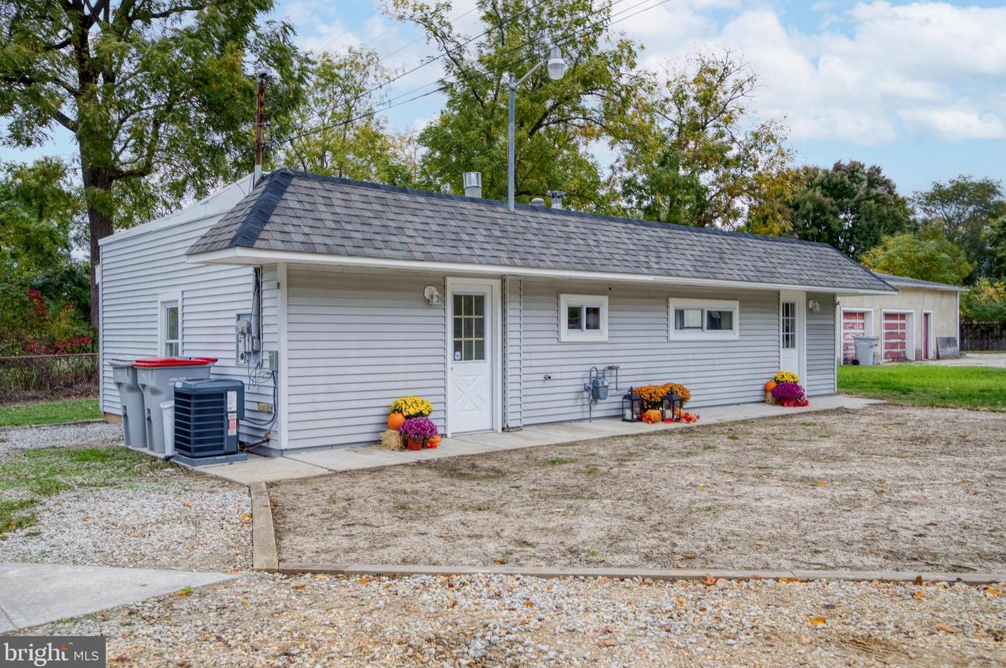 66 Grant Ave, Vineland, NJ 08360-7108