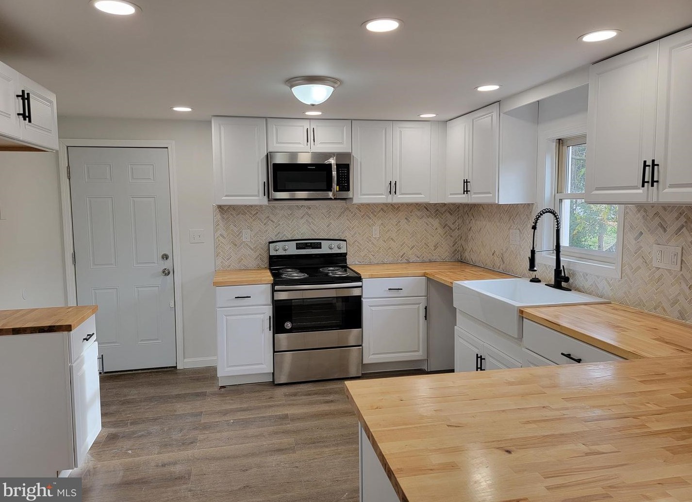 725 Wade Blvd, Millville NJ  08332-1578 exterior