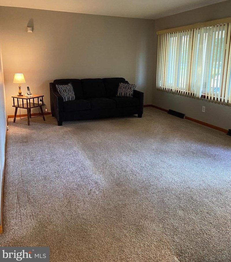 593 Valley Ave, Vineland, NJ 08360-3365