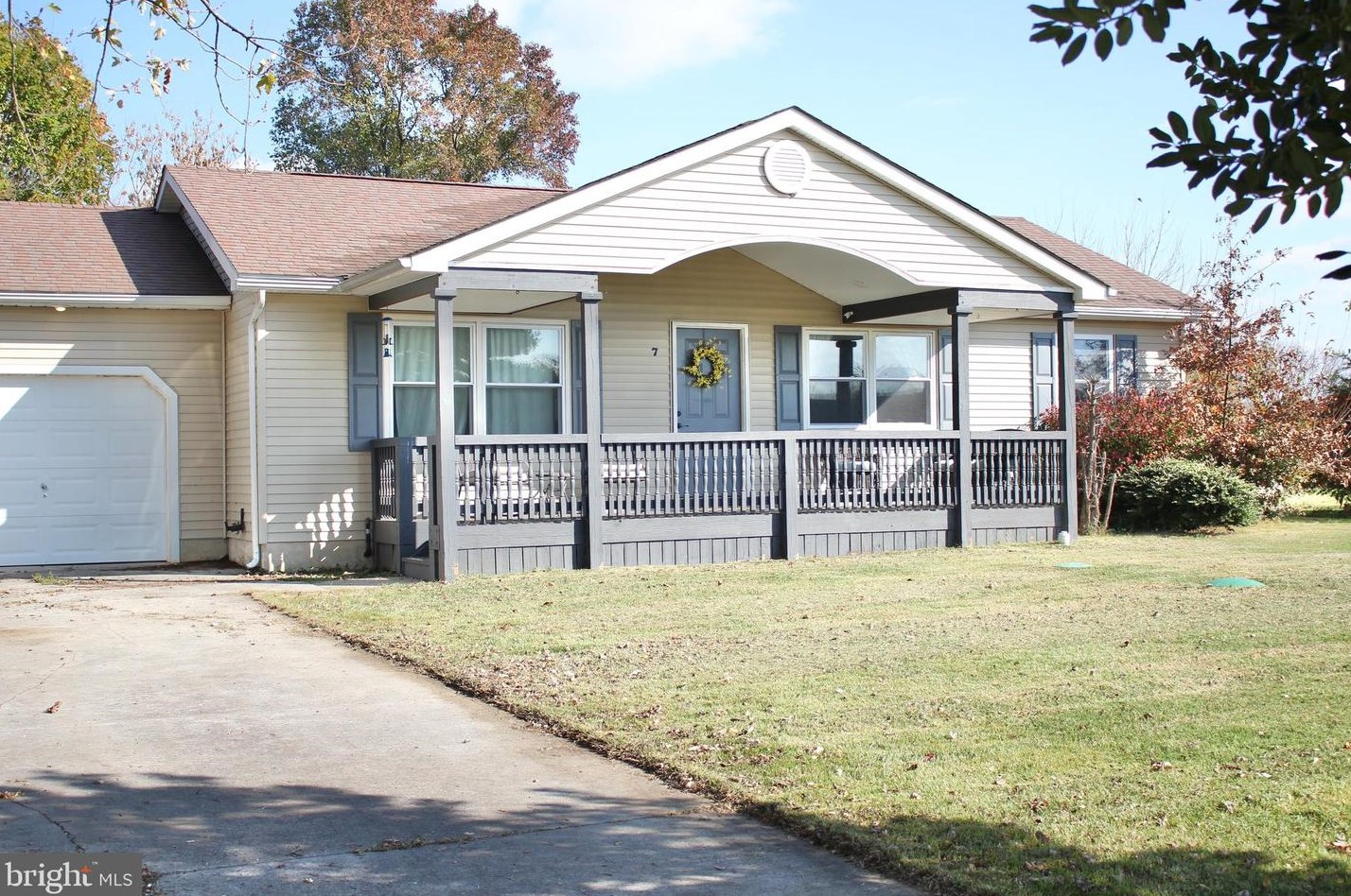 7 Davis Dr, Stow Creek Twp, NJ 08302