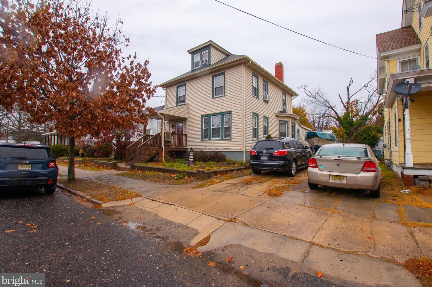 512 Oak St, Millville, NJ 08332-3150