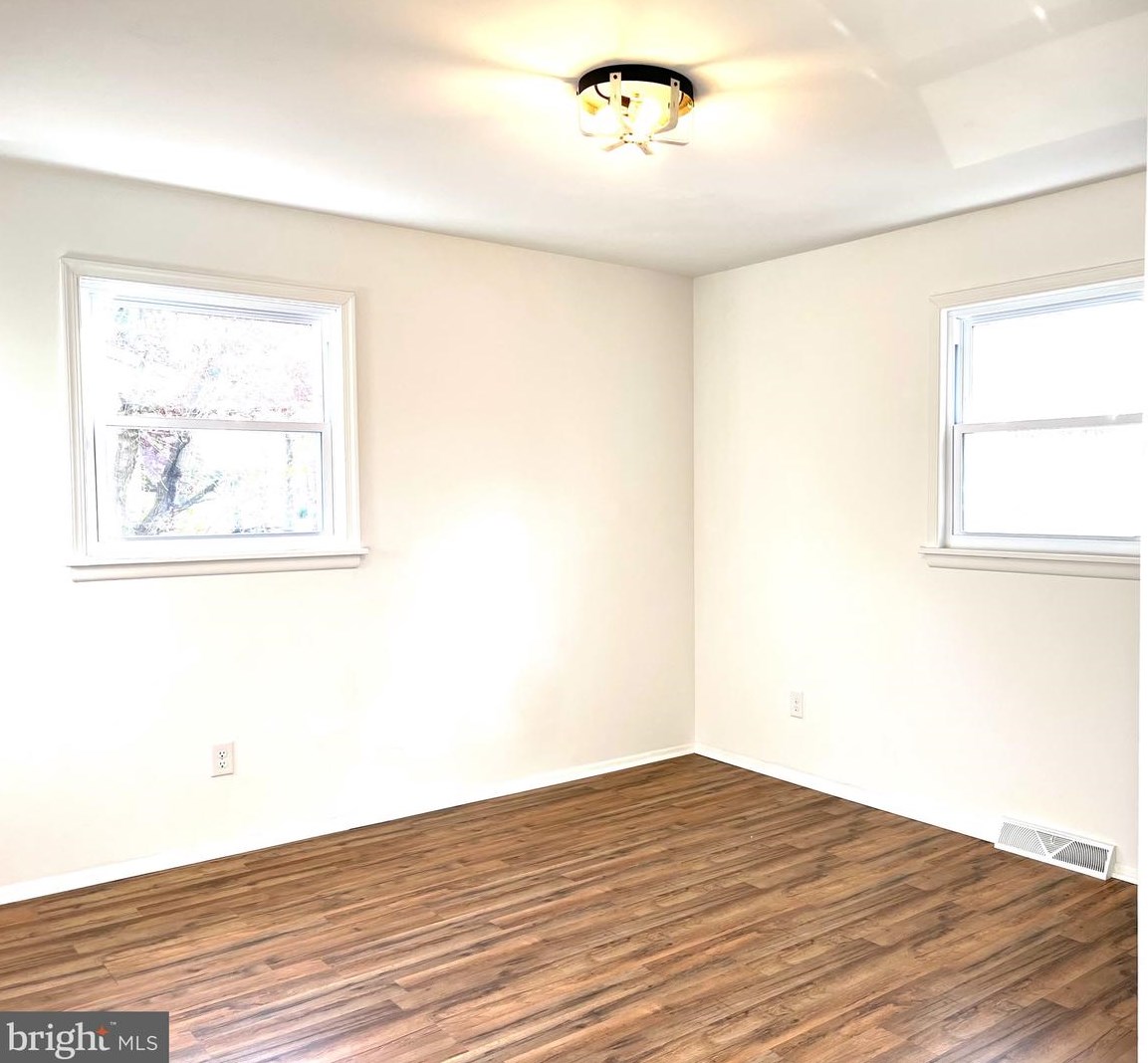 896 Vineland Ave, Stow Creek Twp NJ  08302-4819 exterior