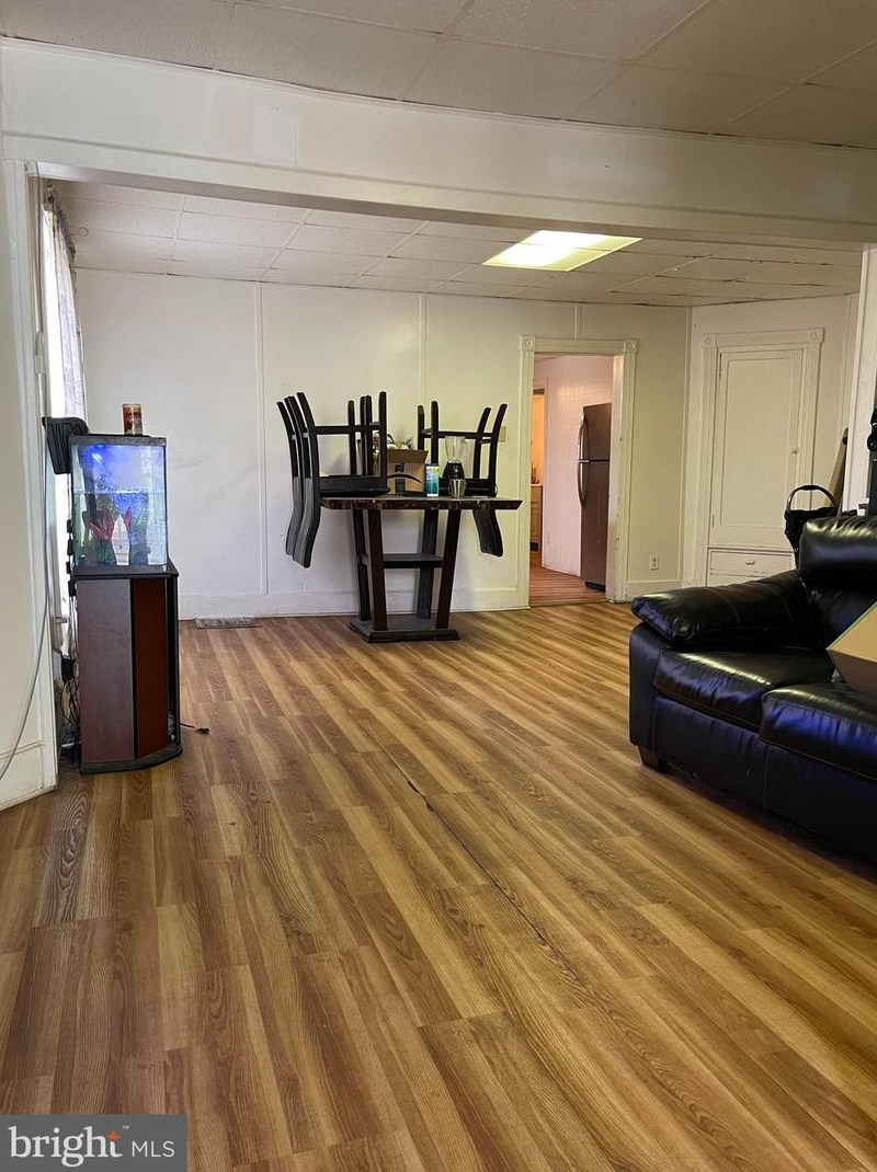 320 Oak St, Millville, NJ 08332-3118