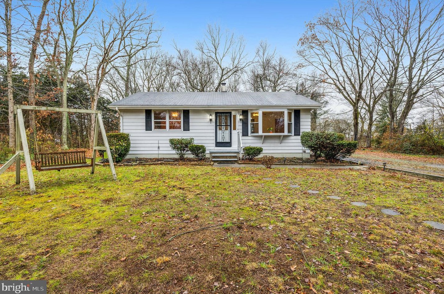 12 Inglewood Ave, Millville, NJ 08332-4903