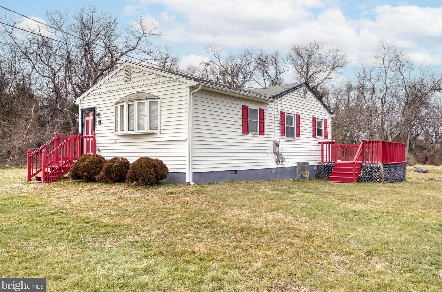 62 Piercetown Rd, Millville, NJ 08332-7909