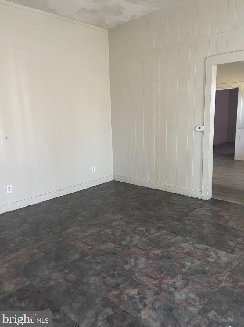 625 Almond St, Vineland, NJ 08360