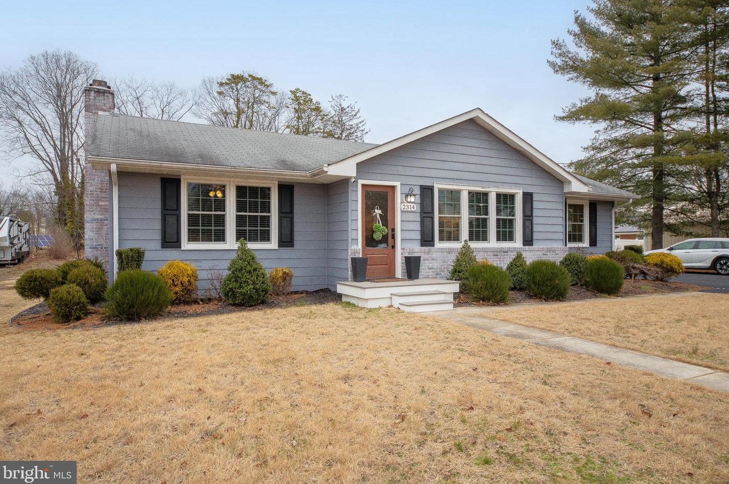 2314 Clover Ln, Millville, NJ 08332-6406
