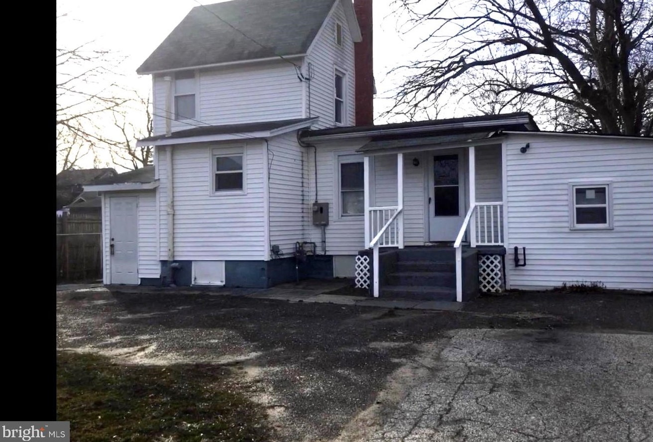 20 Myrtle St, Vineland, NJ 08360-3904