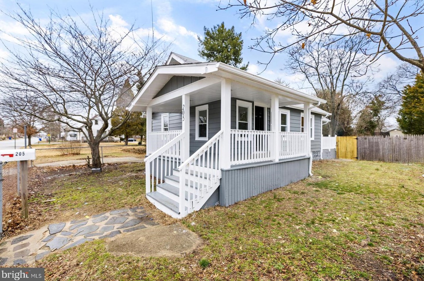 205 8th St, Millville, NJ 08332-3211