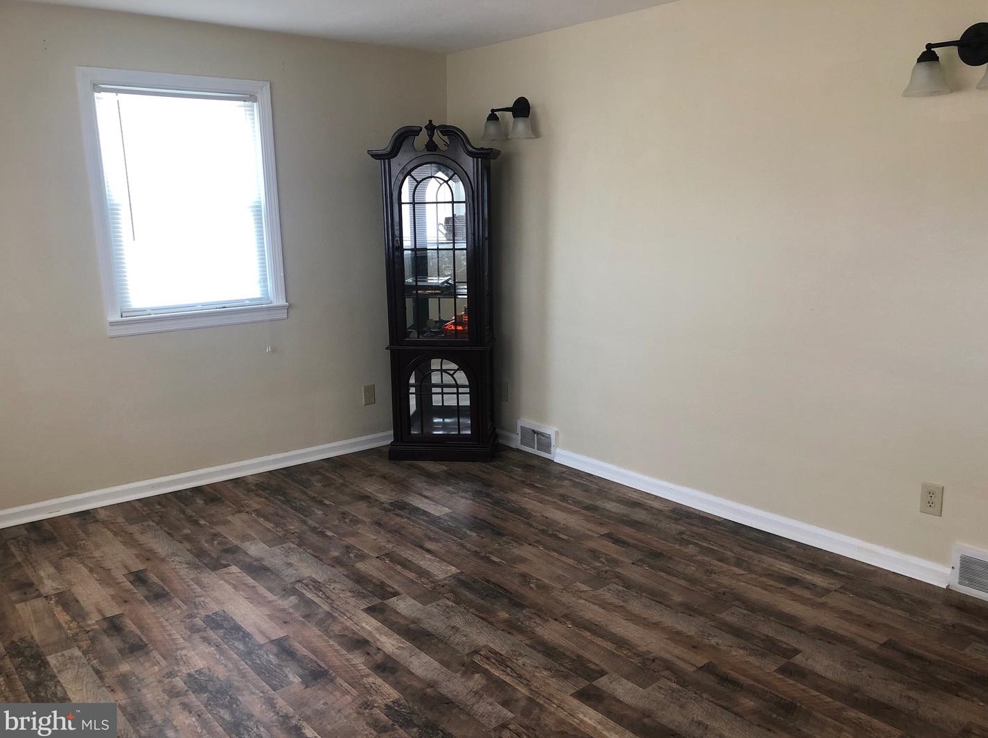 1592 Wallace St, Vineland, NJ 08360