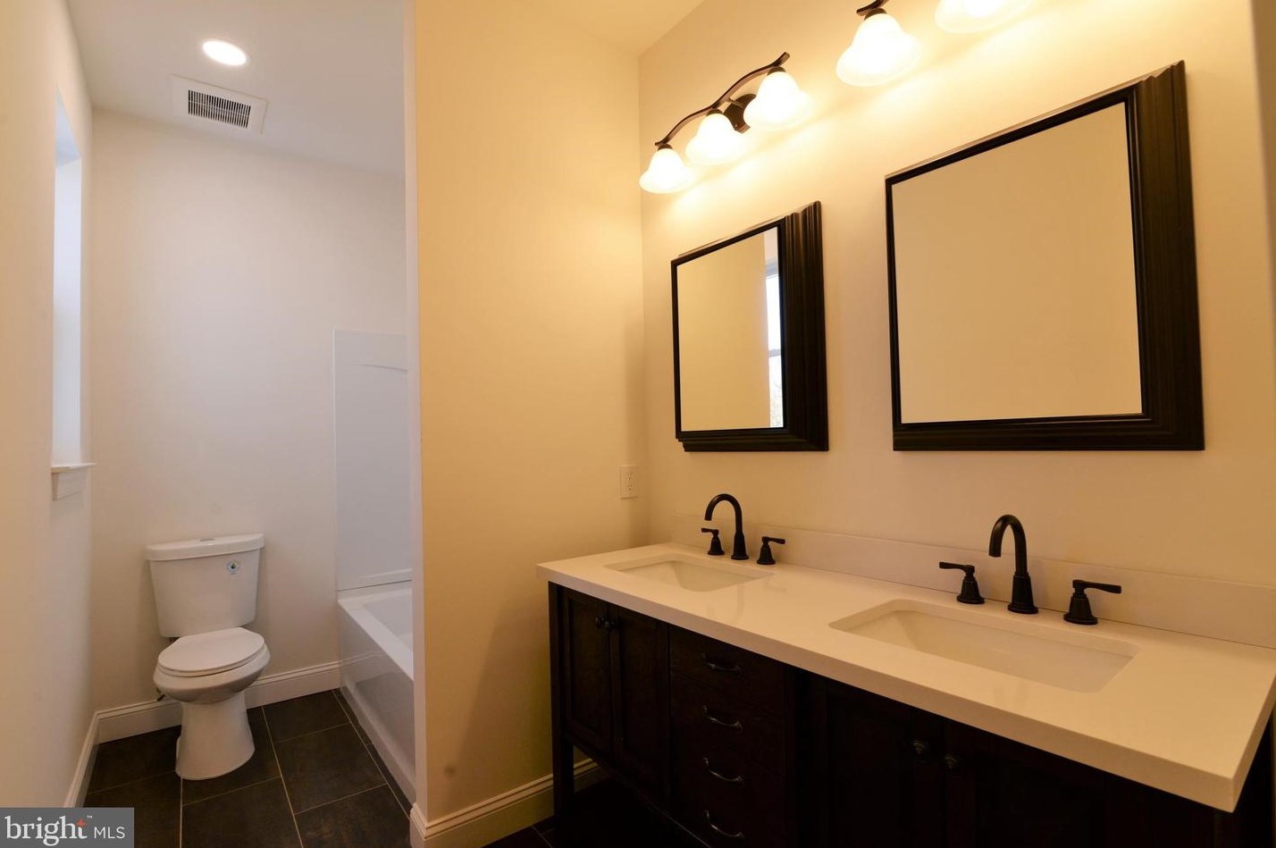 5010 Covered Bridge Rd, Millville NJ  08332 exterior