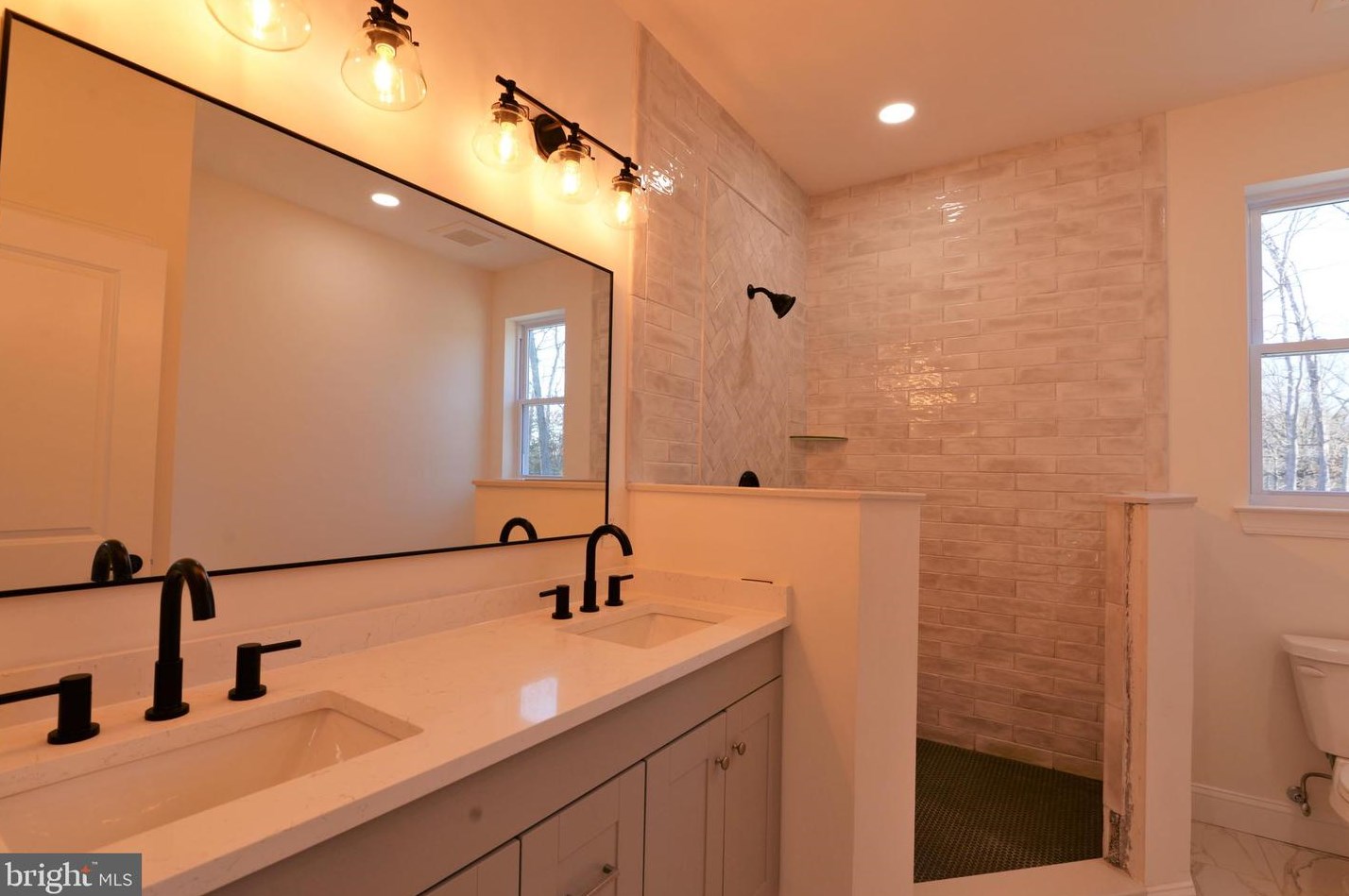 5010 Covered Bridge Rd, Millville NJ  08332 exterior