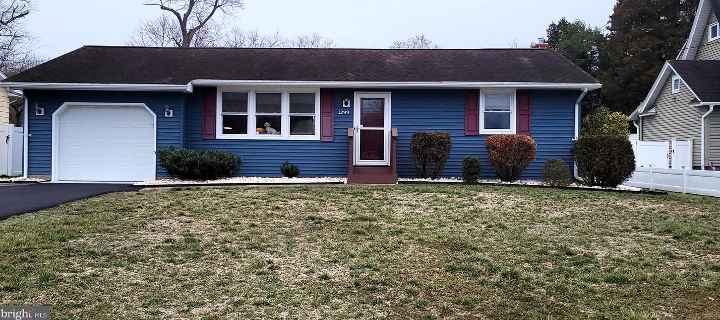 1299 Singer Ln, Vineland, NJ 08361