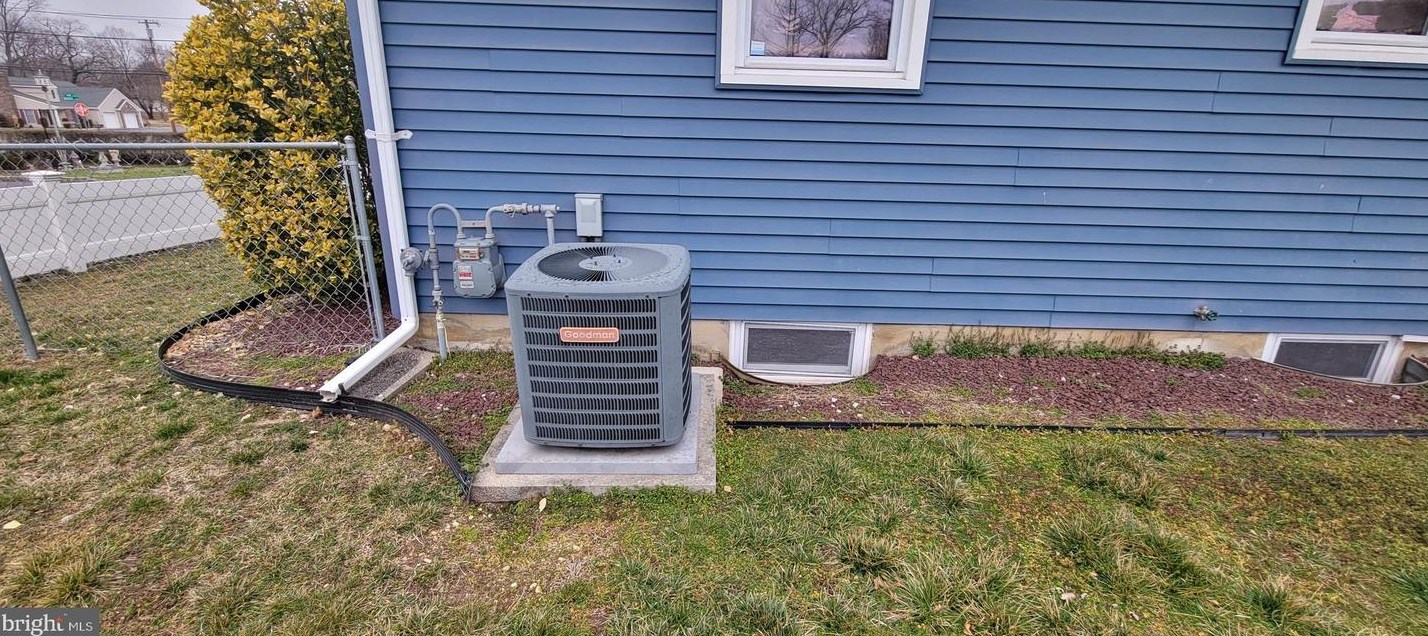 1299 Singer Ln, Vineland NJ  08361-6052 exterior