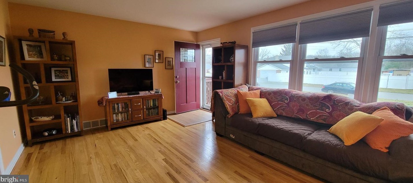 1299 Singer Ln, Vineland NJ  08361-6052 exterior