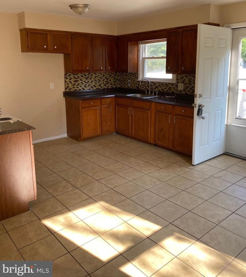 2725 Maple Ave, Vineland NJ  08361-3007 exterior