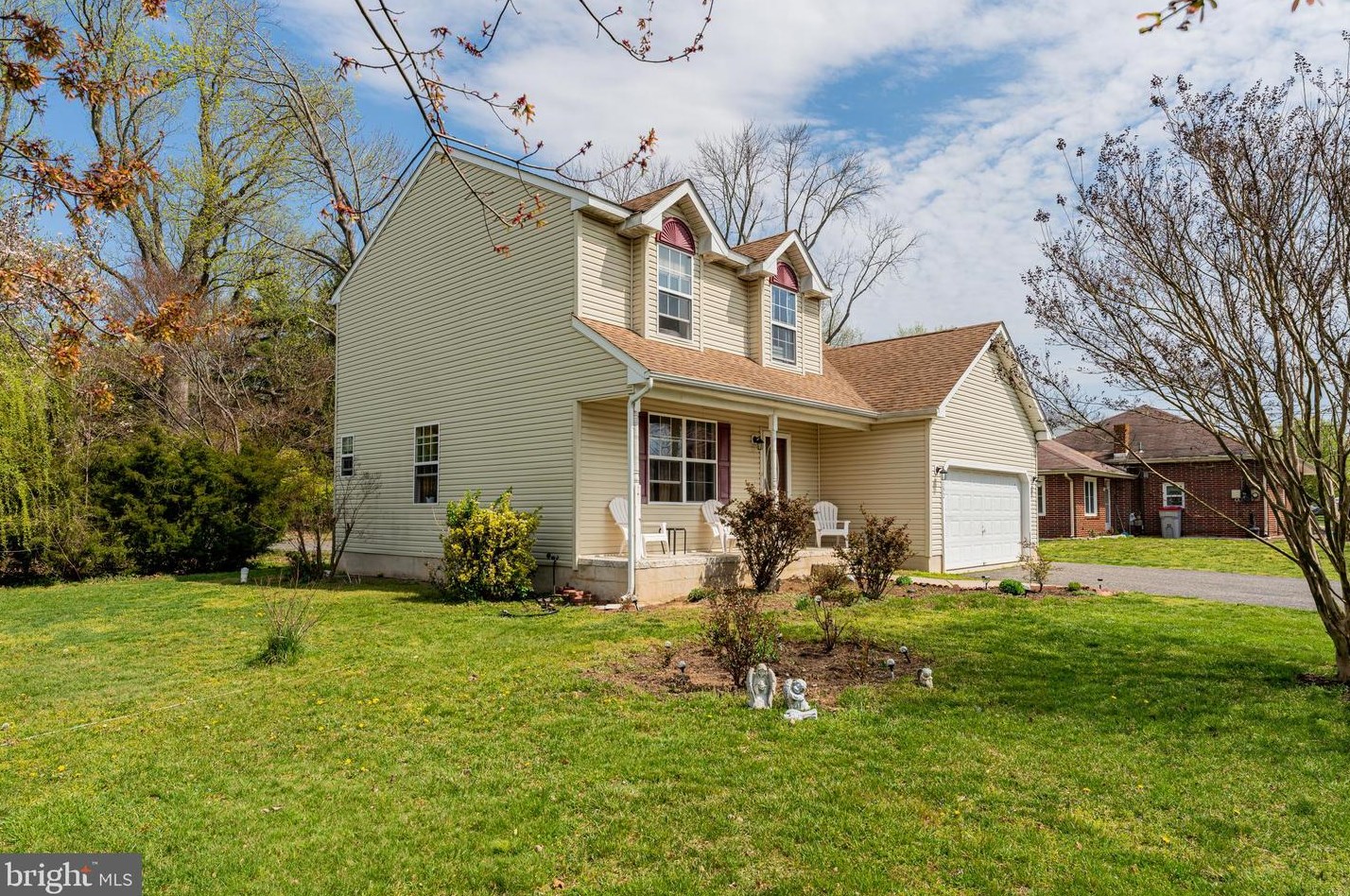 1392 Woodlawn Ave, Vineland, NJ 08360-4489