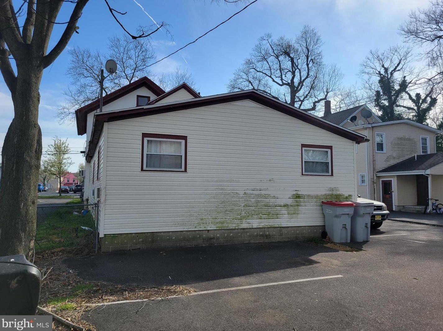 716 Wood St, Vineland, NJ 08360-3852