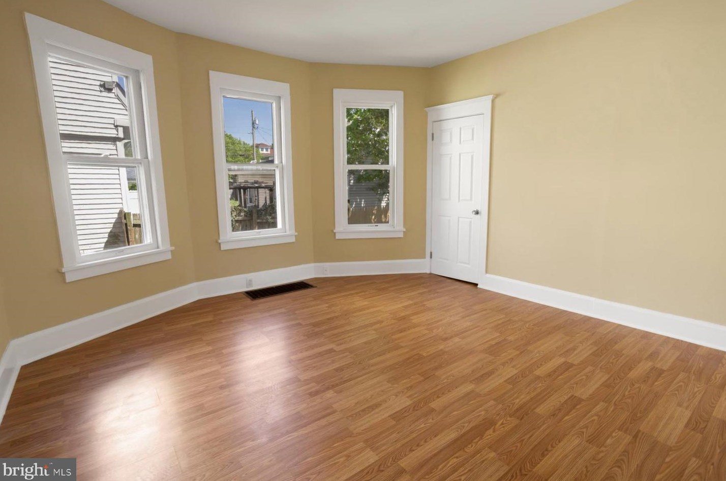 209 E St, Millville, NJ 08332-2642