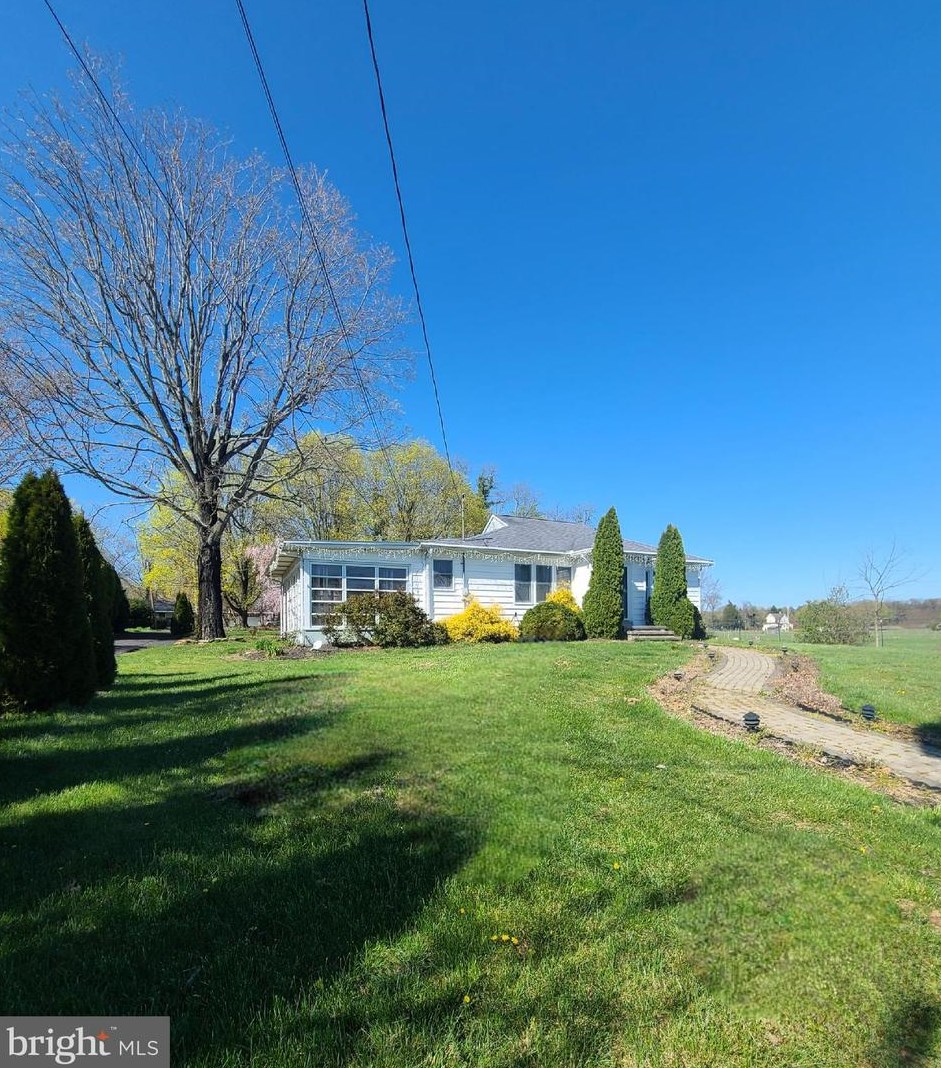 16 Smith Dr, Stow Creek Twp, NJ 08302
