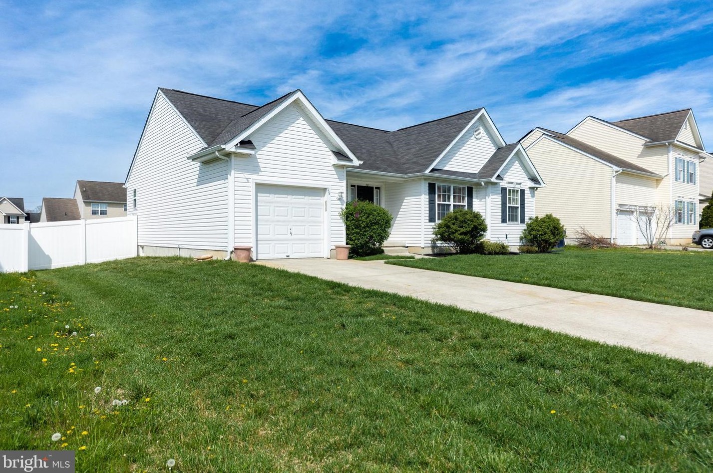 49 Twin Oaks Dr, Stow Creek Twp, NJ 08302