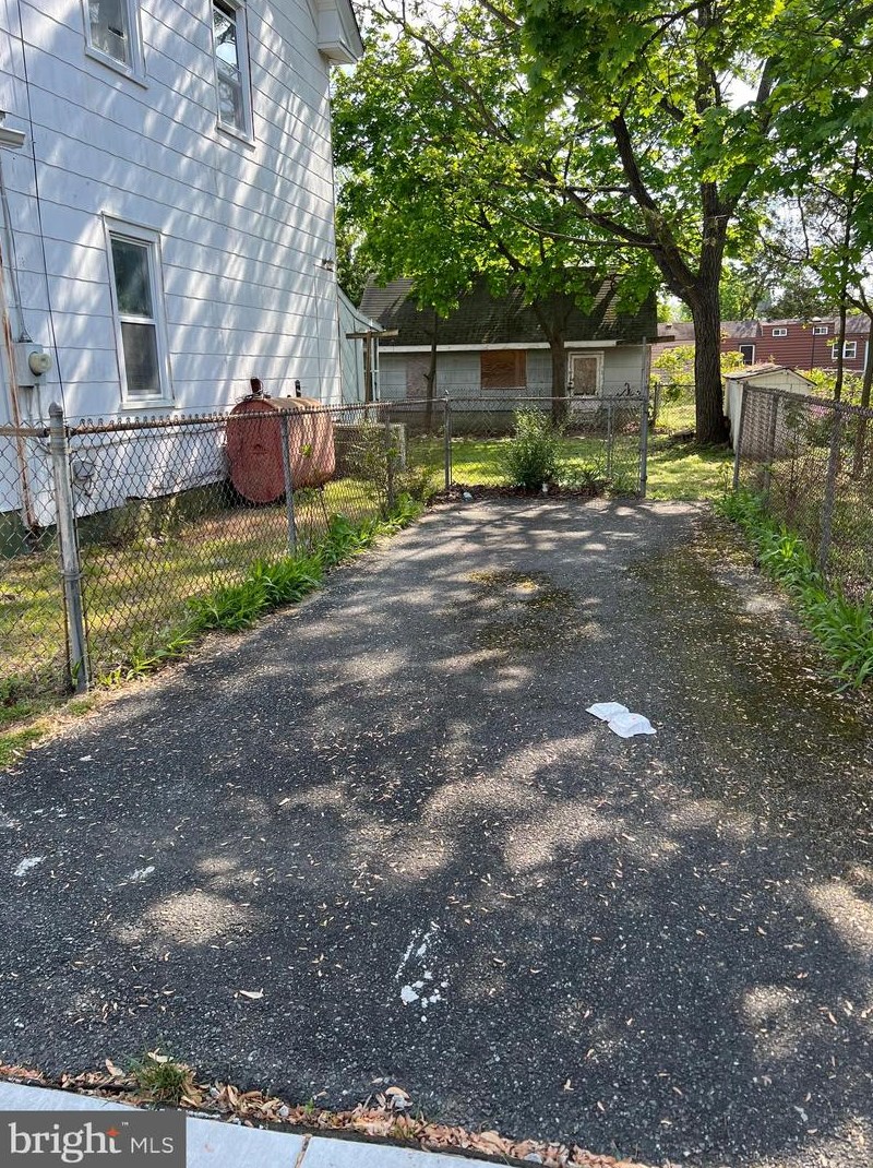 521 5th St, Millville, NJ 08332-2705