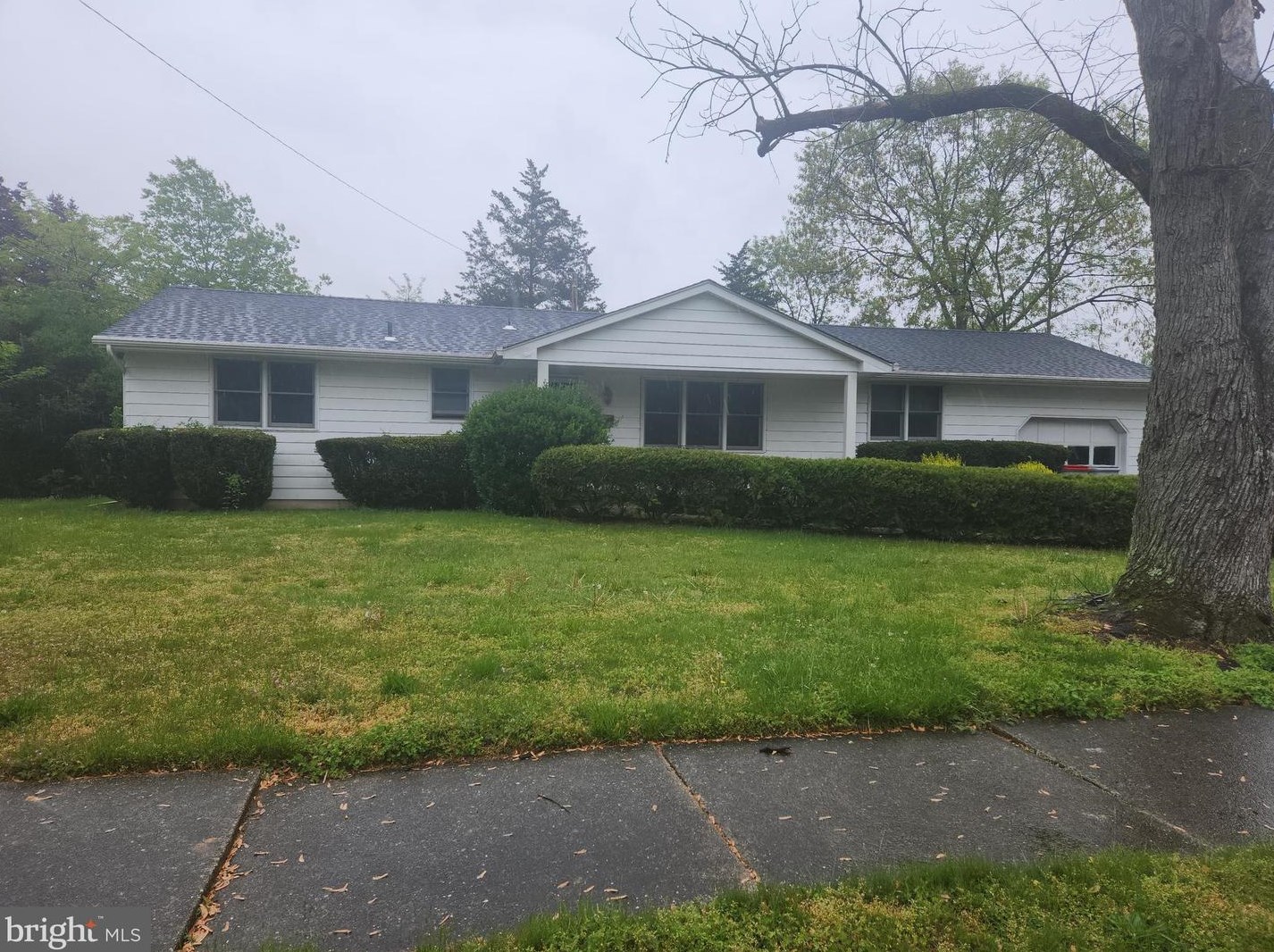 753 W Earl Dr, Vineland, NJ 08360