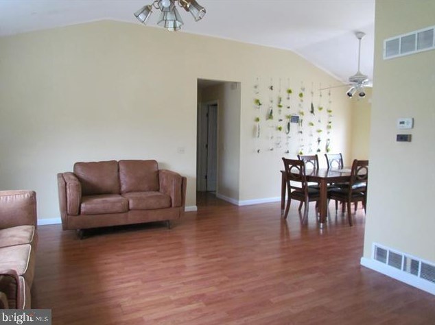 696 W Crescent Dr, Vineland, NJ 08360
