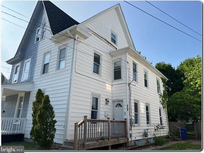 520 Mulberry St, Millville, NJ 08332-3229
