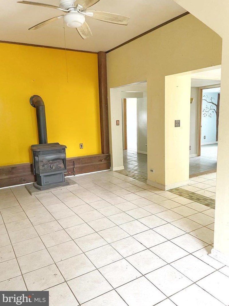 1115 Lakeshore Dr, Millville, NJ 08332-6032