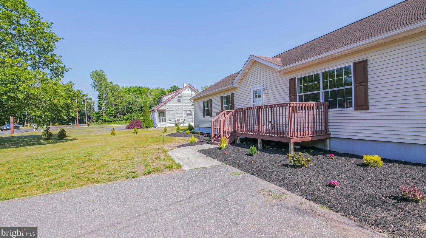2073 Maple Ave, Vineland, NJ 08361-2988