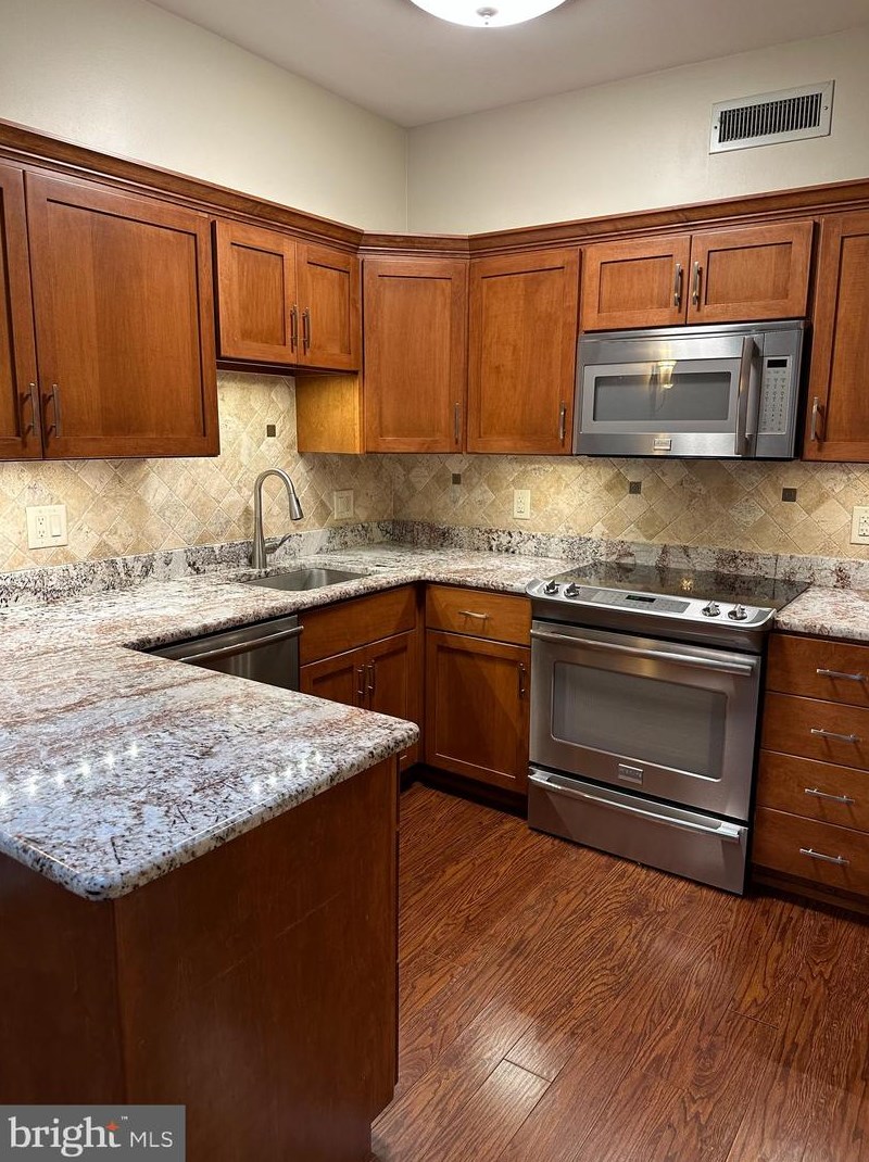 1117 E Landis Ave, Vineland, NJ 08360