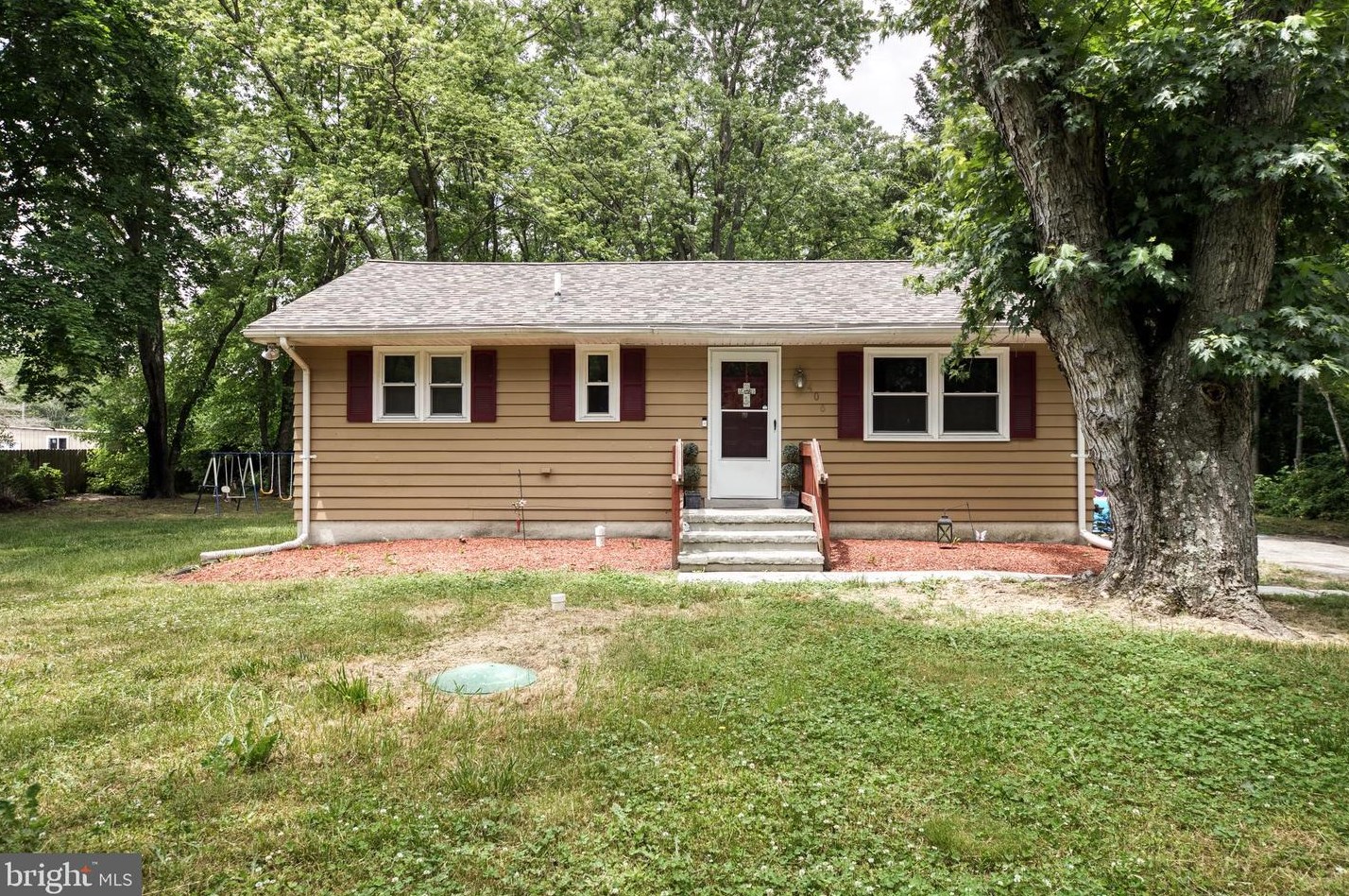 406 East Ave, Millville, NJ 08332-7900