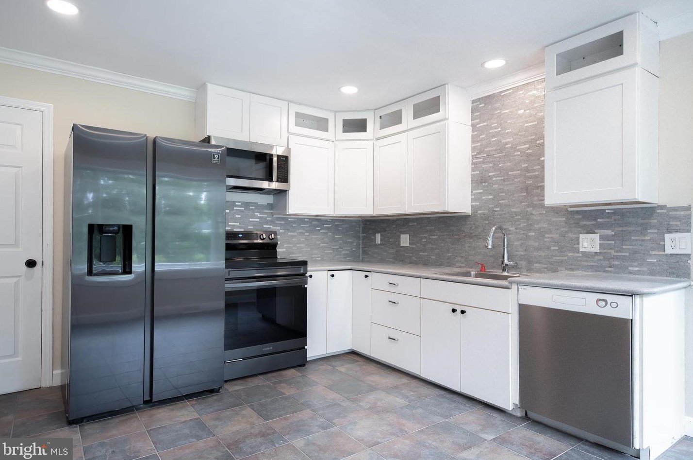 803 Highland Ave, Vineland NJ  08361-6149 exterior