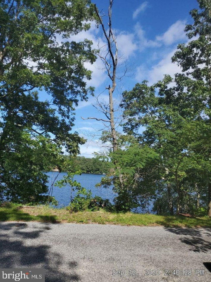 2515 Lakeshore Dr, Millville, NJ 08332-5439