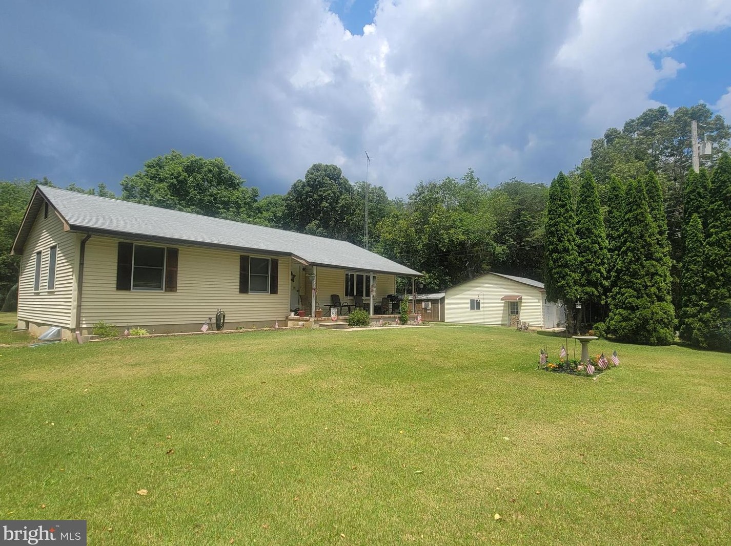 571 Newport Rd, Millville NJ 08332-7818 exterior